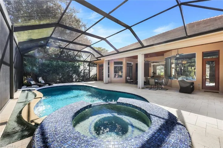Renovated Salt Water Pool w. Water Feature + Spa (Gas Heated)
