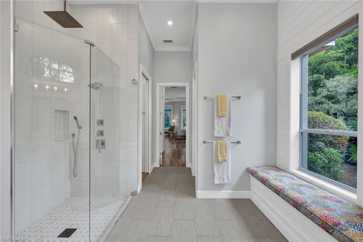 Large Walk-in Shower & Banquette Built in