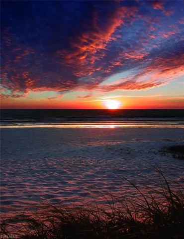Vanderbilt Beach Sunsets Just Minutes Away