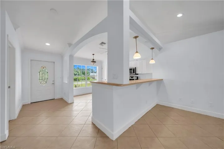 2707 42nd St W, Lehigh Acres, Florida 33971