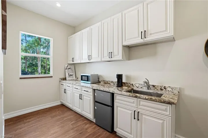 4120 3rd Ave Nw, Naples, Florida 34119