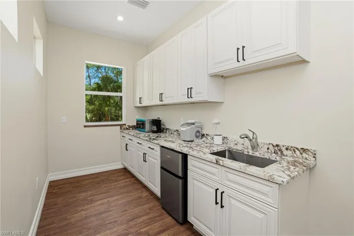 4120 3rd Ave Nw, Naples, Florida 34119