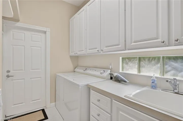 4695 Navassa Ln, Naples, Florida 34119