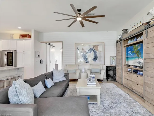 2114  Isla De Palma  CIR, Naples, FL 34119