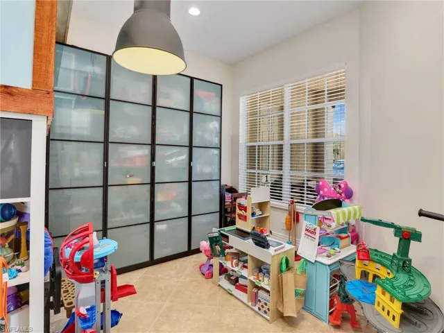 2114  Isla De Palma  CIR, Naples, FL 34119