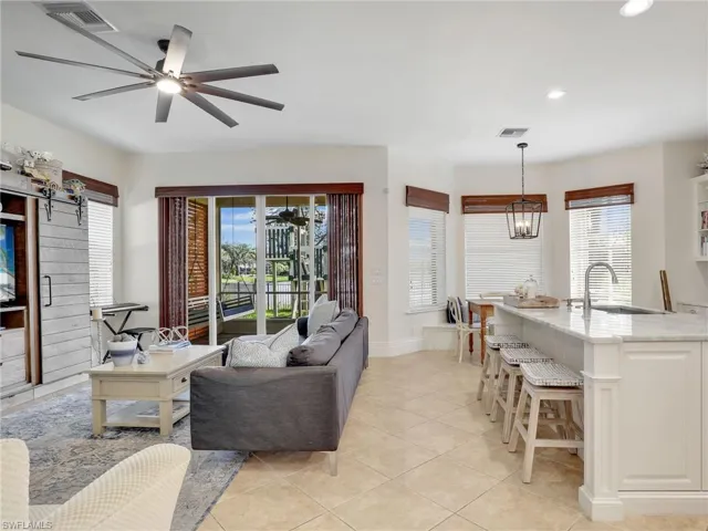 2114  Isla De Palma  CIR, Naples, FL 34119