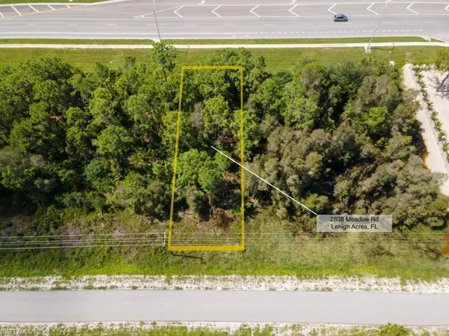 2808  Meadow  RD, Lehigh Acres, FL 33974
