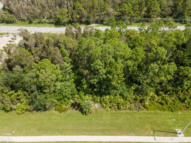 2808  Meadow  RD, Lehigh Acres, FL 33974