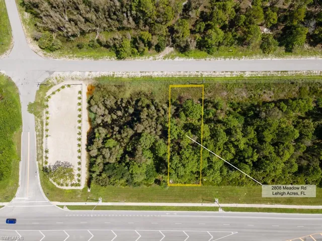 2808  Meadow  RD, Lehigh Acres, FL 33974