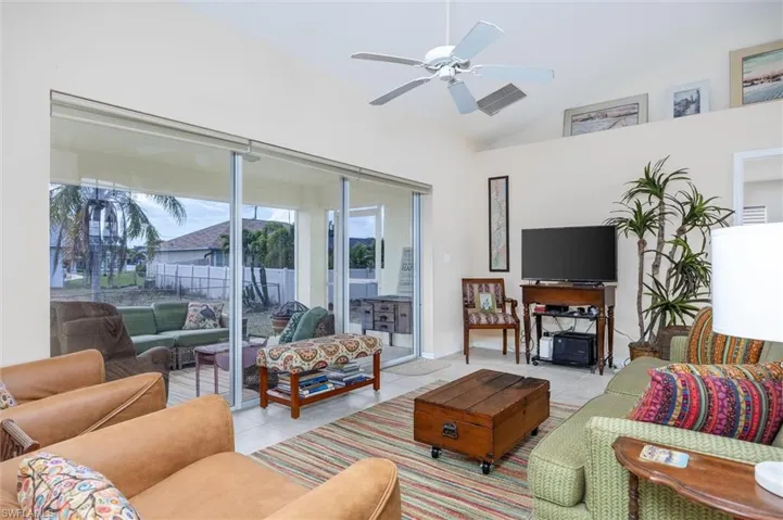 1630 SW 9th  PL, Cape Coral, FL 33991