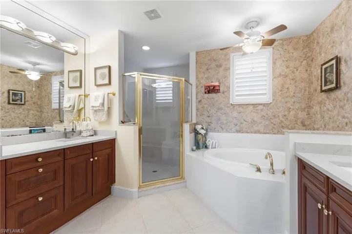 706  Regency Reserve  CIR, Naples, FL 34119