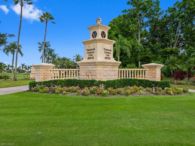 Vineyards Country Club