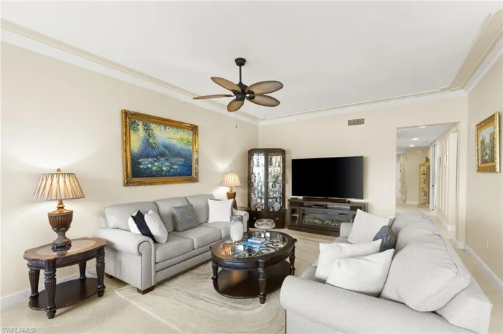 706  Regency Reserve  CIR, Naples, FL 34119