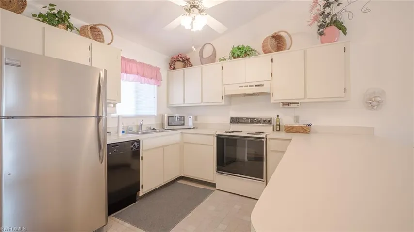 13080  White Marsh  LN, Fort Myers, FL 33912