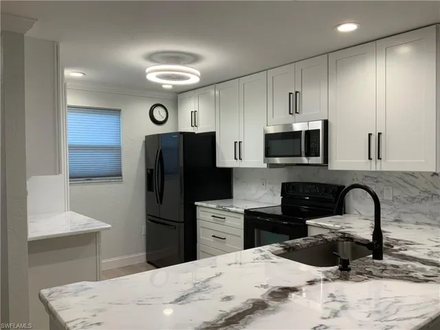 632  Victoria  DR, Cape Coral, FL 33904