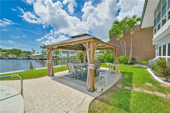 632  Victoria  DR, Cape Coral, FL 33904