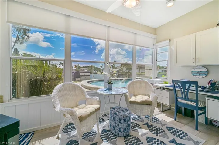 Enclosed lanai