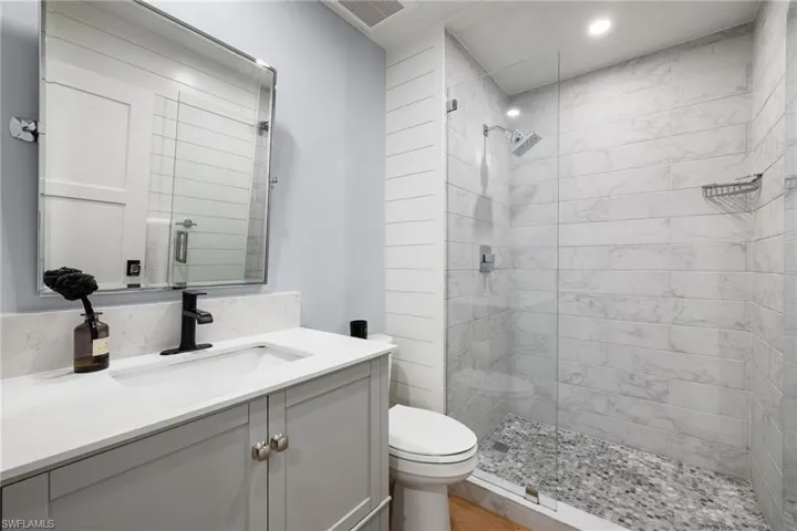 3135 Riviera Dr B205, Naples, Florida 34103