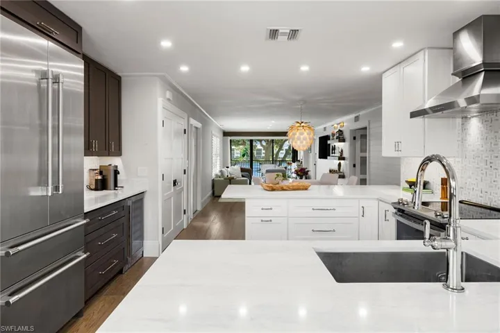 3135 Riviera Dr B205, Naples, Florida 34103