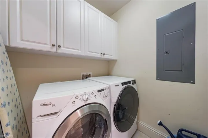BONUS LAUNDRY ROOM