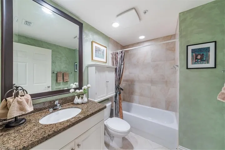 BATHROOM 2