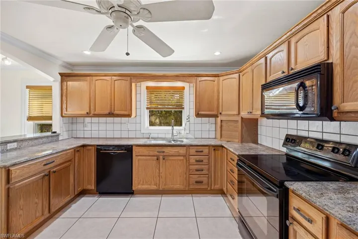2705 SE 18th  PL, Cape Coral, FL 33904