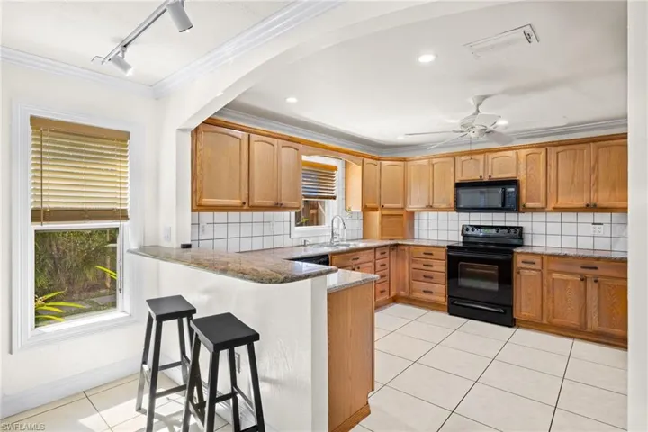 2705 SE 18th  PL, Cape Coral, FL 33904