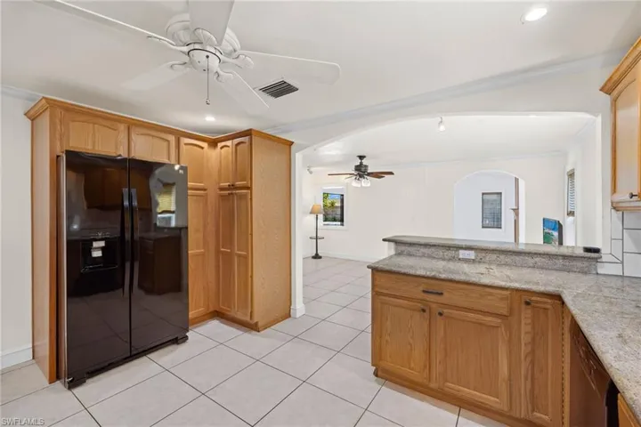 2705 SE 18th  PL, Cape Coral, FL 33904