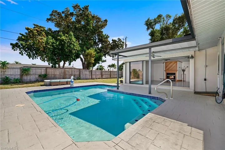 2705 SE 18th  PL, Cape Coral, FL 33904