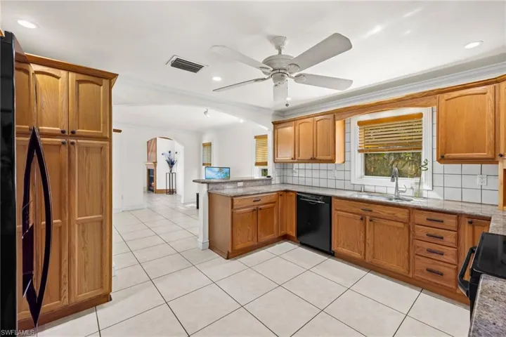 2705 SE 18th  PL, Cape Coral, FL 33904