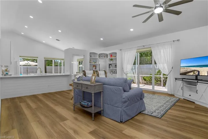 120 Livermore Ln, Naples, Florida 34119