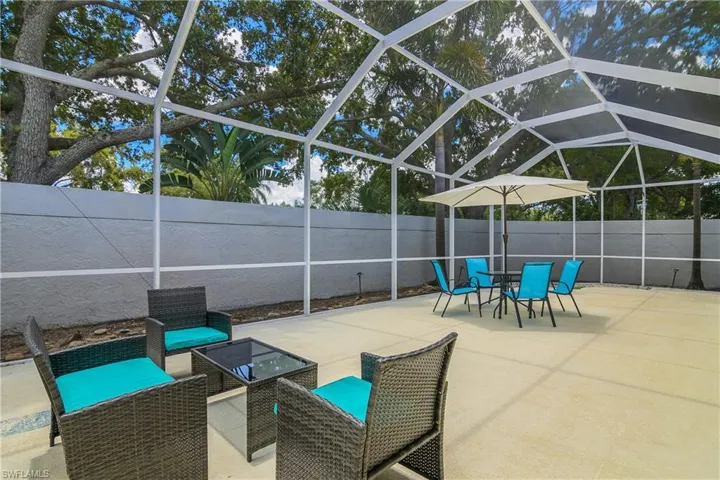 120 Livermore Ln, Naples, Florida 34119