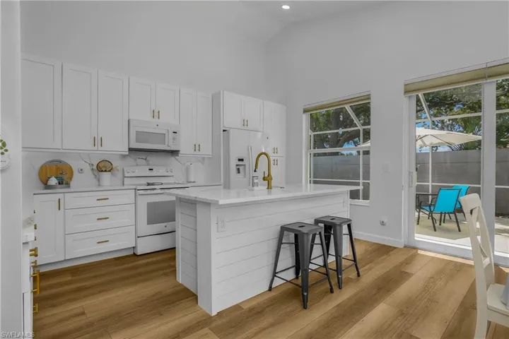 120 Livermore Ln, Naples, Florida 34119