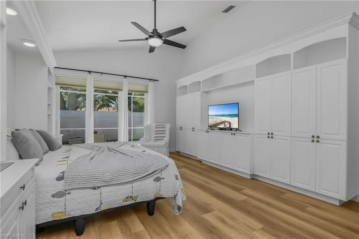 120 Livermore Ln, Naples, Florida 34119