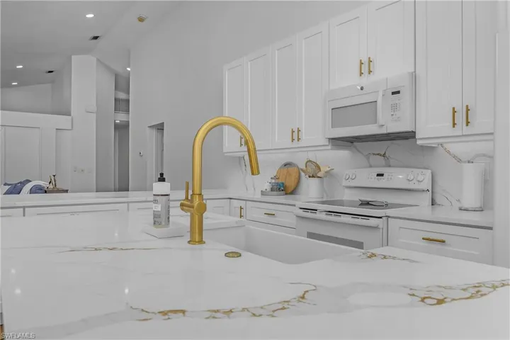 120 Livermore Ln, Naples, Florida 34119