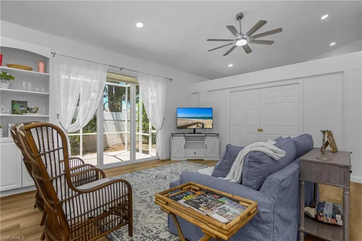 120 Livermore Ln, Naples, Florida 34119
