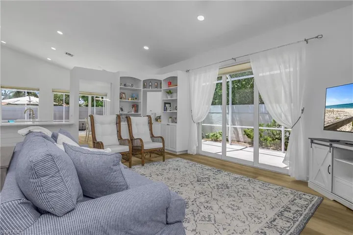 120 Livermore Ln, Naples, Florida 34119