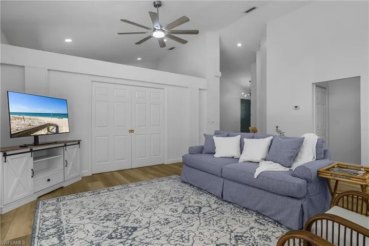 120 Livermore Ln, Naples, Florida 34119
