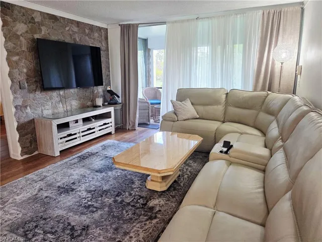 1086  Forest Lakes  DR, Naples, FL 34105