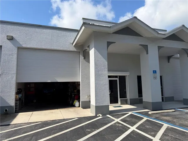 3945 Tollhouse Dr 902, Naples, Florida 34114