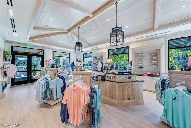 105 Clubhouse Ln 389, Naples, Florida 34105