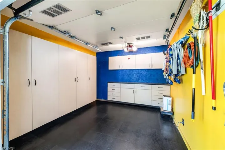 105 Clubhouse Ln 389, Naples, Florida 34105