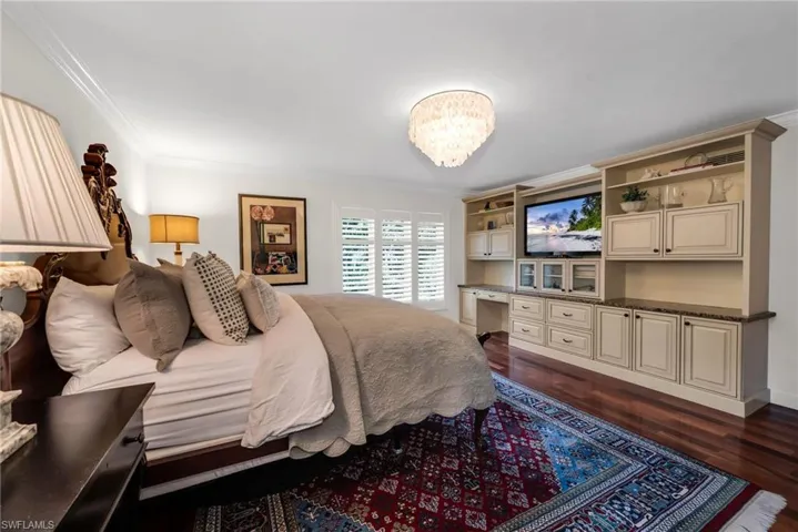 105 Clubhouse Ln 389, Naples, Florida 34105