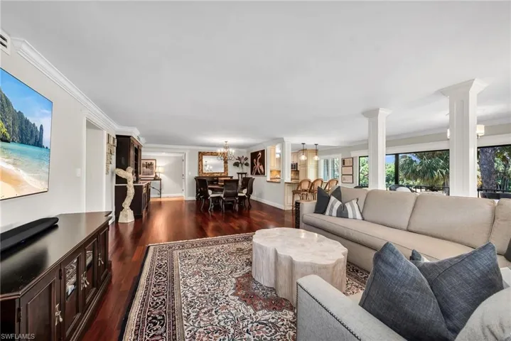 105 Clubhouse Ln 389, Naples, Florida 34105