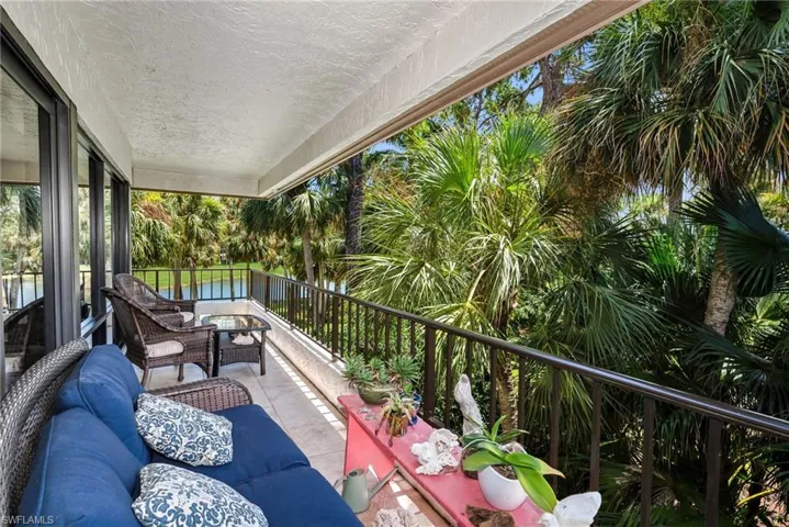 105 Clubhouse Ln 389, Naples, Florida 34105