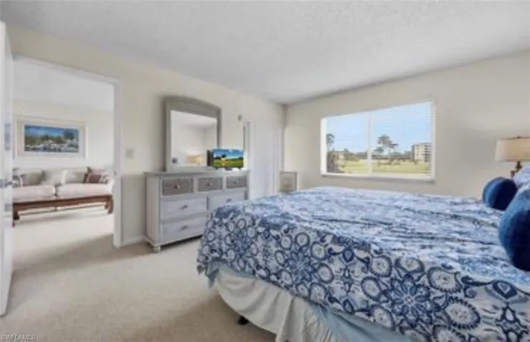 41 High Point Cir S 105, Naples, Florida 34103