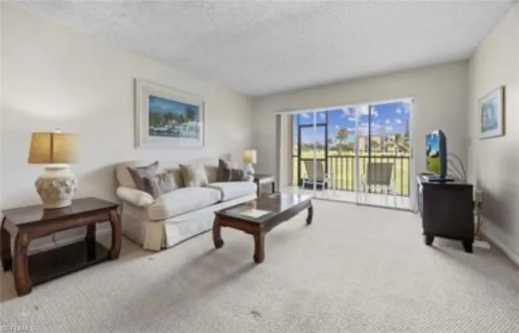 41 High Point Cir S 105, Naples, Florida 34103