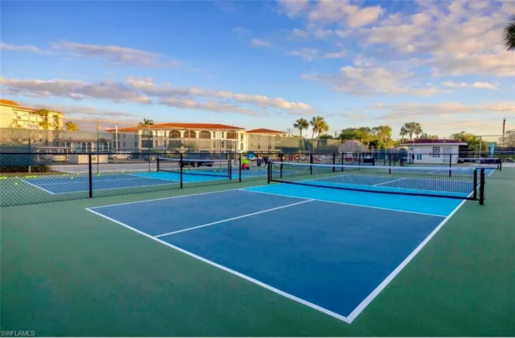 41 High Point Cir S 105, Naples, Florida 34103