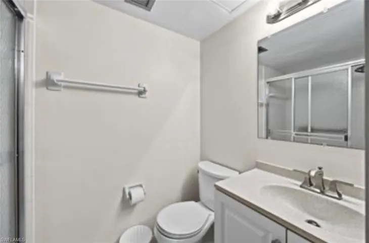 41 High Point Cir S 105, Naples, Florida 34103