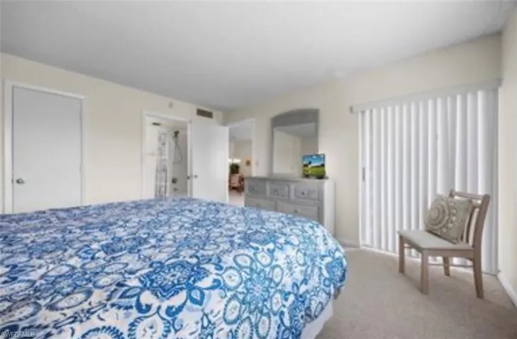41 High Point Cir S 105, Naples, Florida 34103